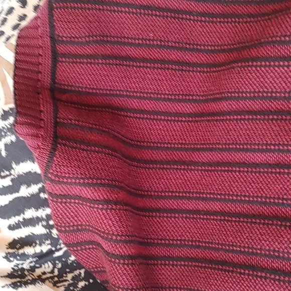 Maroon V-Neck Golf Sweater Vest Sz Lg - Picture 5 of 5